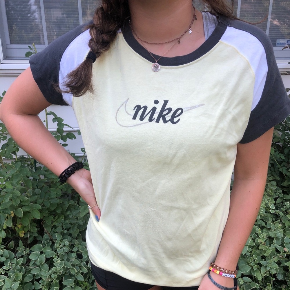 GRAY TAG Vintage Nike Tee